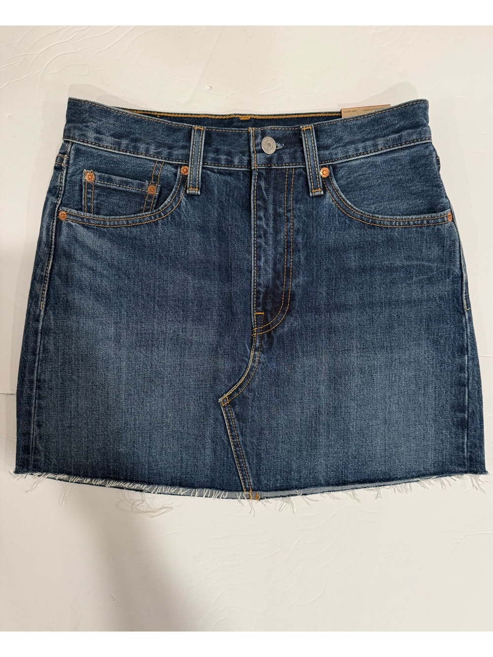 NWT‼️Levi’s Icon Denim Skirt -Size 26